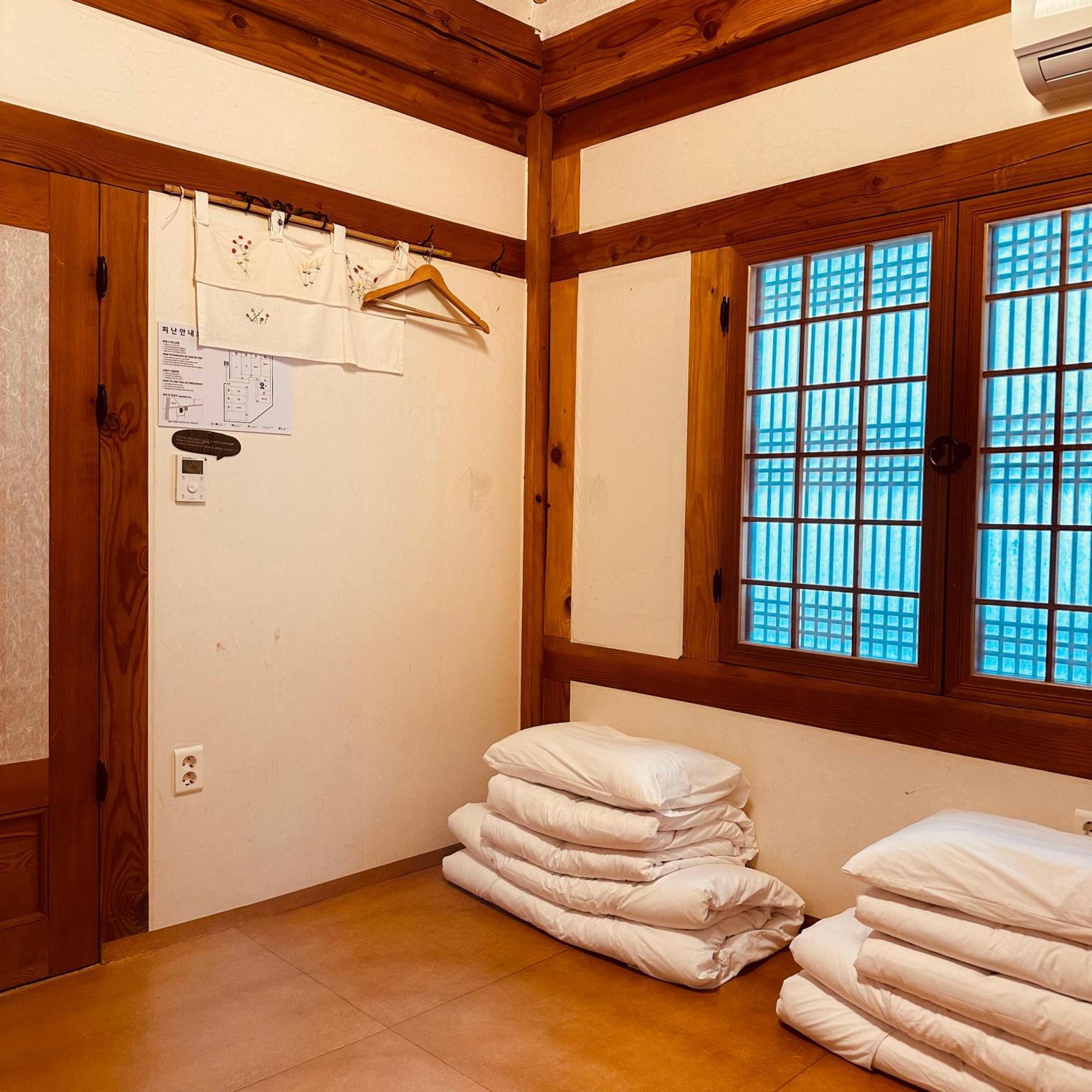 Jeonju Hanok Village Deoksugung Exterior foto